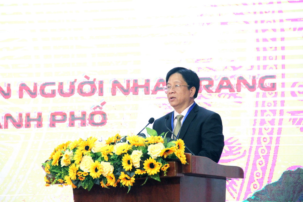 Mr Ho Van Mung, Secretary of Nha Trang City Party Committee, delivered the opening speech at the workshop