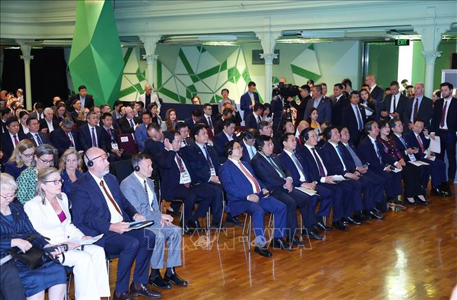 Prime Minister Pham Minh Chinh and delegates attend the Vietnam - Australia Business Forum. (Photo: Duong Giang/Vietnam News Agency)