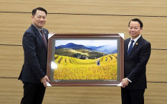 Bí thư Tỉnh ủy Yên Bái làm việc với Đại sứ quán Việt Nam tại Hàn Quốc