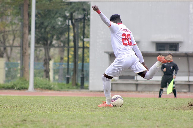 Cầu thủ Japhet Boapho ghi 2 bàn tại trận đấu giữa FC Natrumax với
