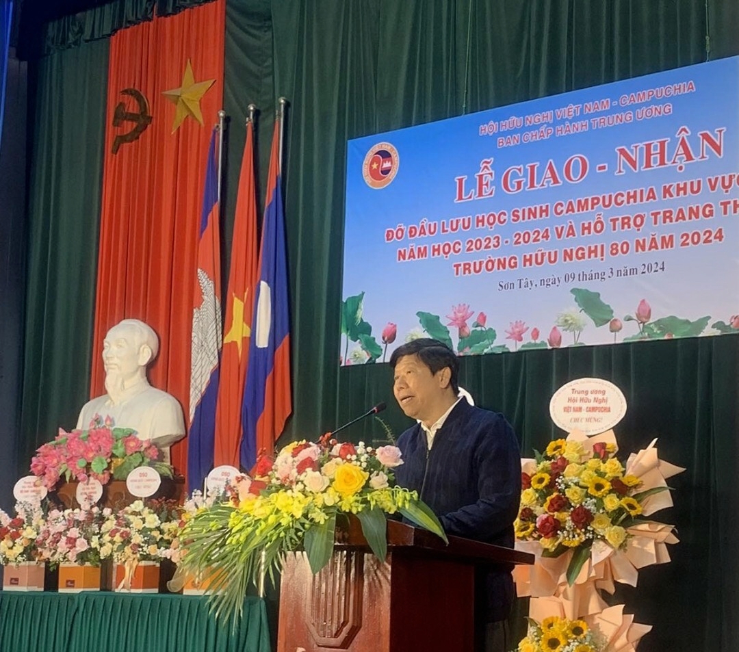 Mr Nguyen Van Hung - Vice President of the Vietnam - Cambodia Friendship Association, Chairman of Phoenix International Group