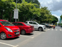 Từ ngày 1/5, UBND thành phố Hà Nội sẽ thí điểm thu phí đỗ xe không dùng tiền mặt