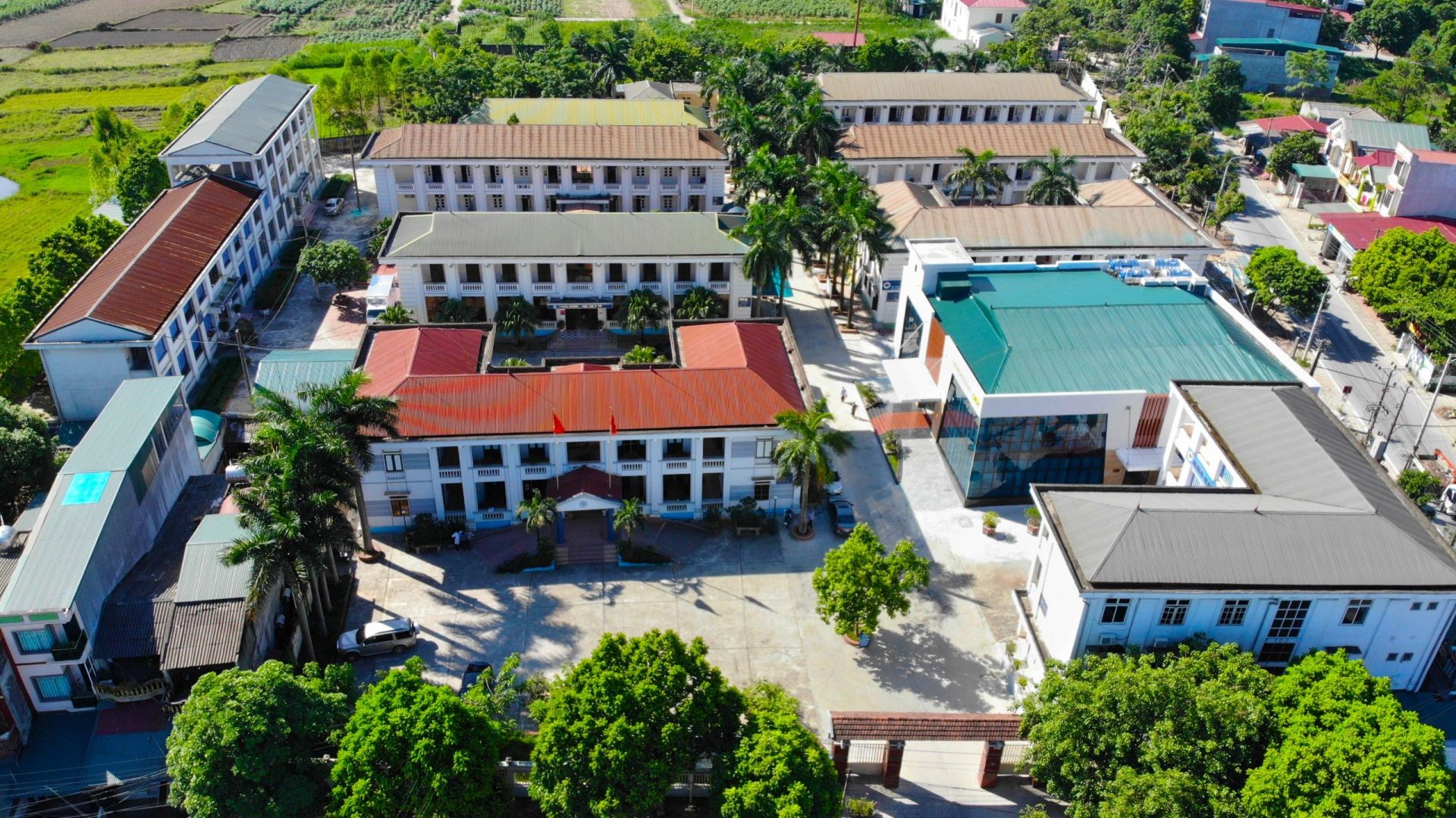 Bệnh viện Phổi tỉnh Phú Thọ là bệnh viện chuyên khoa hạng II, tuyến tỉnh, trực thuộc Sở Y tế Phú Thọ, quy mô 200 giường bệnh