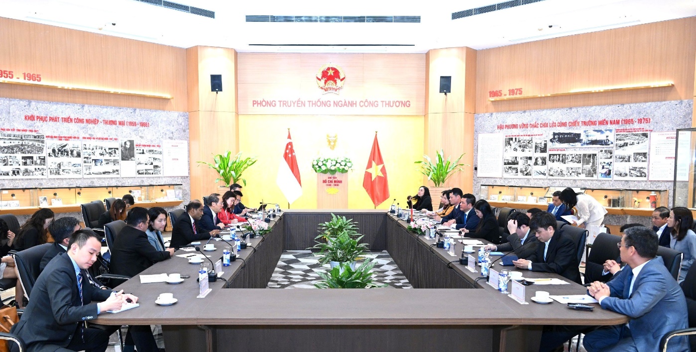 Bộ trưởng Nguyễn Hồng Diên đã có cuộc hội đàm với Bộ trưởng Bộ Công Thương Singapore Tan See Leng