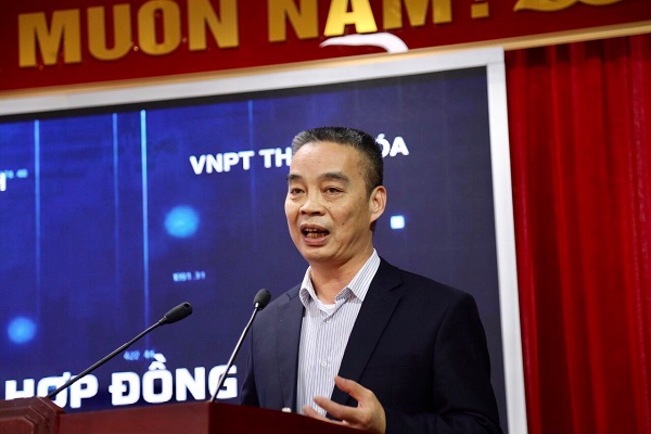 Giám đốc kinh doanh VNPT Thanh Hoá Lê Thọ Sỹ phát biểu cam kết về cung cấp giải pháp chuyển đổi số nói chung và hợp đồng điện tử nói riêng.