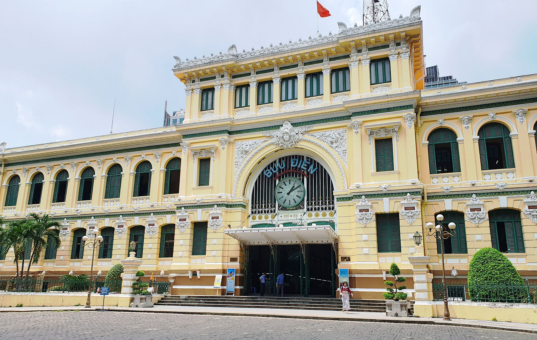 Ho Chi Minh City Post Office - one of the tourist destinations in Ho Chi Minh City