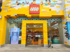 LEGO: Từ xưởng mộc nhỏ từng phá sản đến doanh nghiệp được ví như "Apple của đế chế đồ chơi"