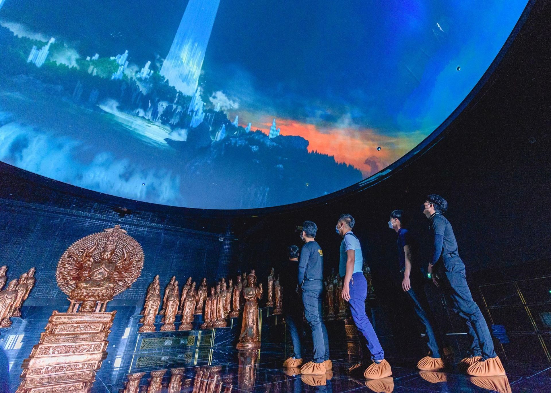 Video 3D mapping tại Khu triển lãm Phật giáo trên đỉnh núi Bà Đen