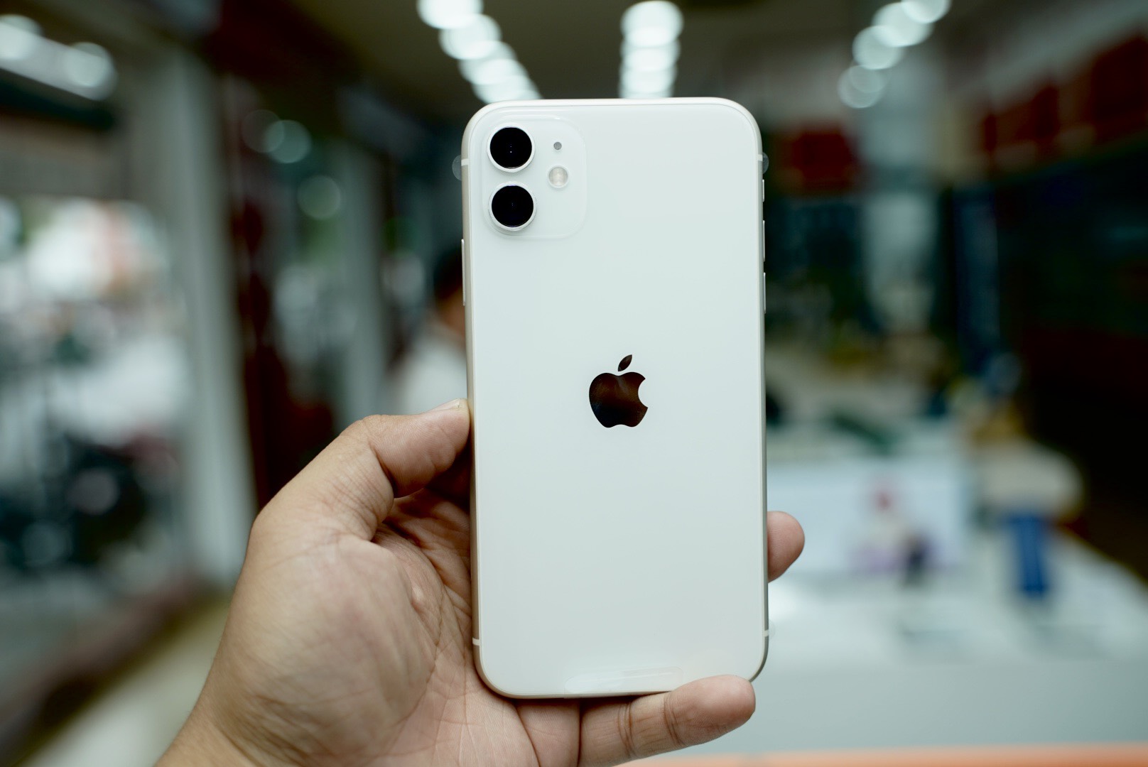 iPhone 11 cũ tại Di Động Việt vẫn là model được nhiều người dùng quan tâm và chọn mua