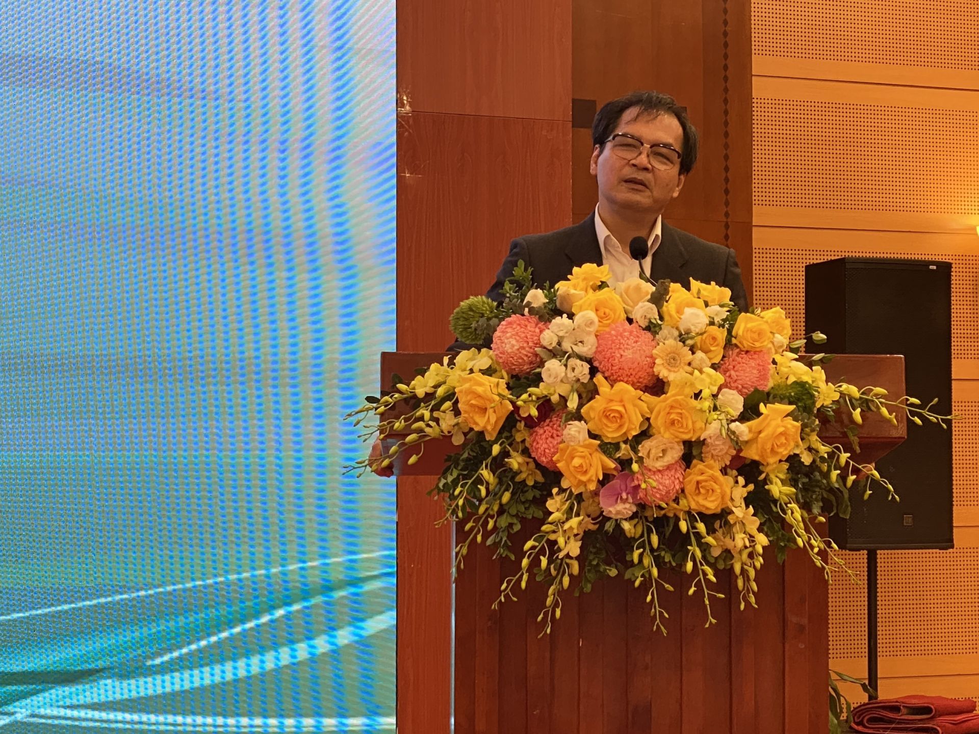 Dr To Hoai Nam - Standing Vice President and General Secretary of VINASME delivered the opening speech