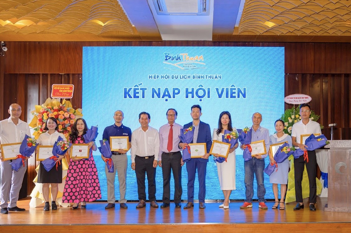 Hiệp hội Du lịch tỉnh Bình Thuận kết nạp Hội viên mới