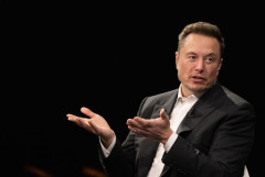 Elon Musk đối mặt với hàng loạt khó khăn trong năm 2024