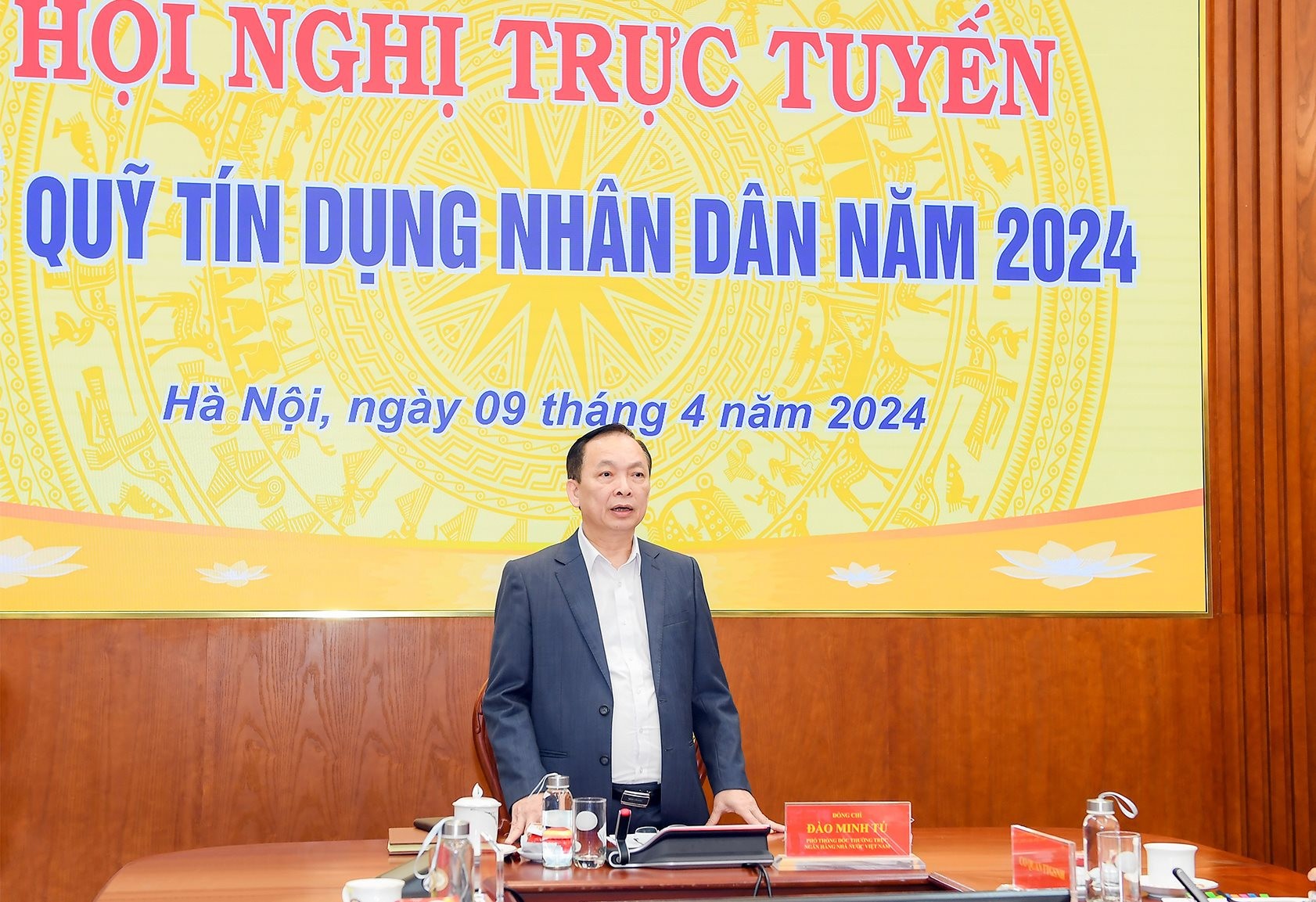 Phó Thống đốc Đào Minh Tú