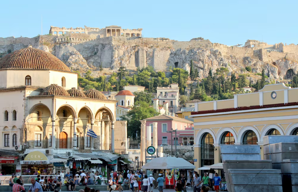 Athens đẹp vào tháng Năm. Ảnh: Bapt / David Tipp