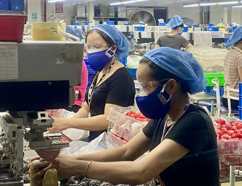 Doanh nghiệp tại các cụm công nghiệp của tỉnh Hòa Bình tạo việc làm cho khoảng 2.000 lao động