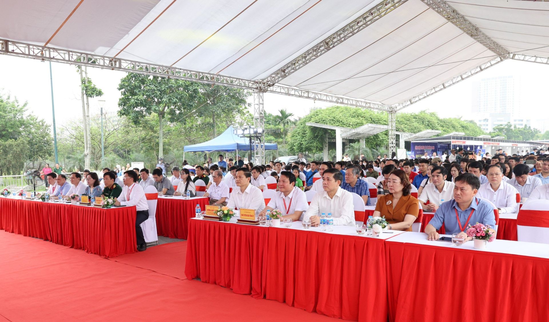 Các đại biểu dự Lễ khai mạc Ngày Sách và Văn hóa đọc Việt Nam lần thứ 03 tỉnh Bắc Ninh năm 2024