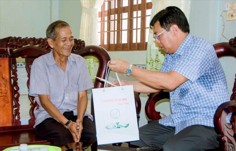 Bí thư Tỉnh ủy Cà Mau thăm và chúc Tết Chôl Chnăm Thmây tại huyện Thới Bình