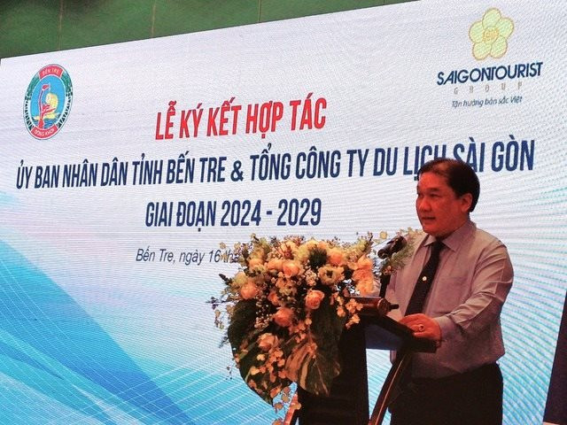 Mr Truong Duc Hung - General Director of Saigontourist Group shares about the signing ceremony