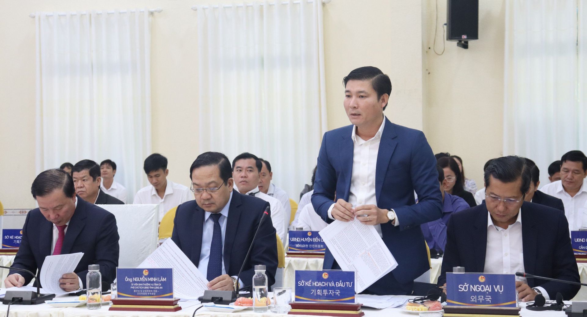 Giám đốc Sở Kế hoạch và Đầu tư – Trương Văn Liếp trả lời câu hỏi liên quan lĩnh vực đầu tư tại tỉnh Long An