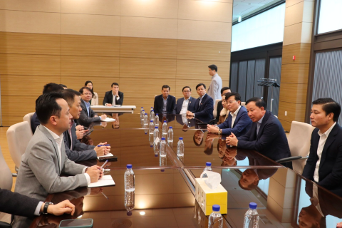 Overview of the working session of the Long An provincial delegation at the Vietnamese Embassy in Korea