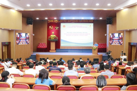 Hanoi: Thanh Xuan District People’s Committee and Labour Federation hold a ceremony to honour “Skilled Workers”, “Initiatives and Innovations” in 2024