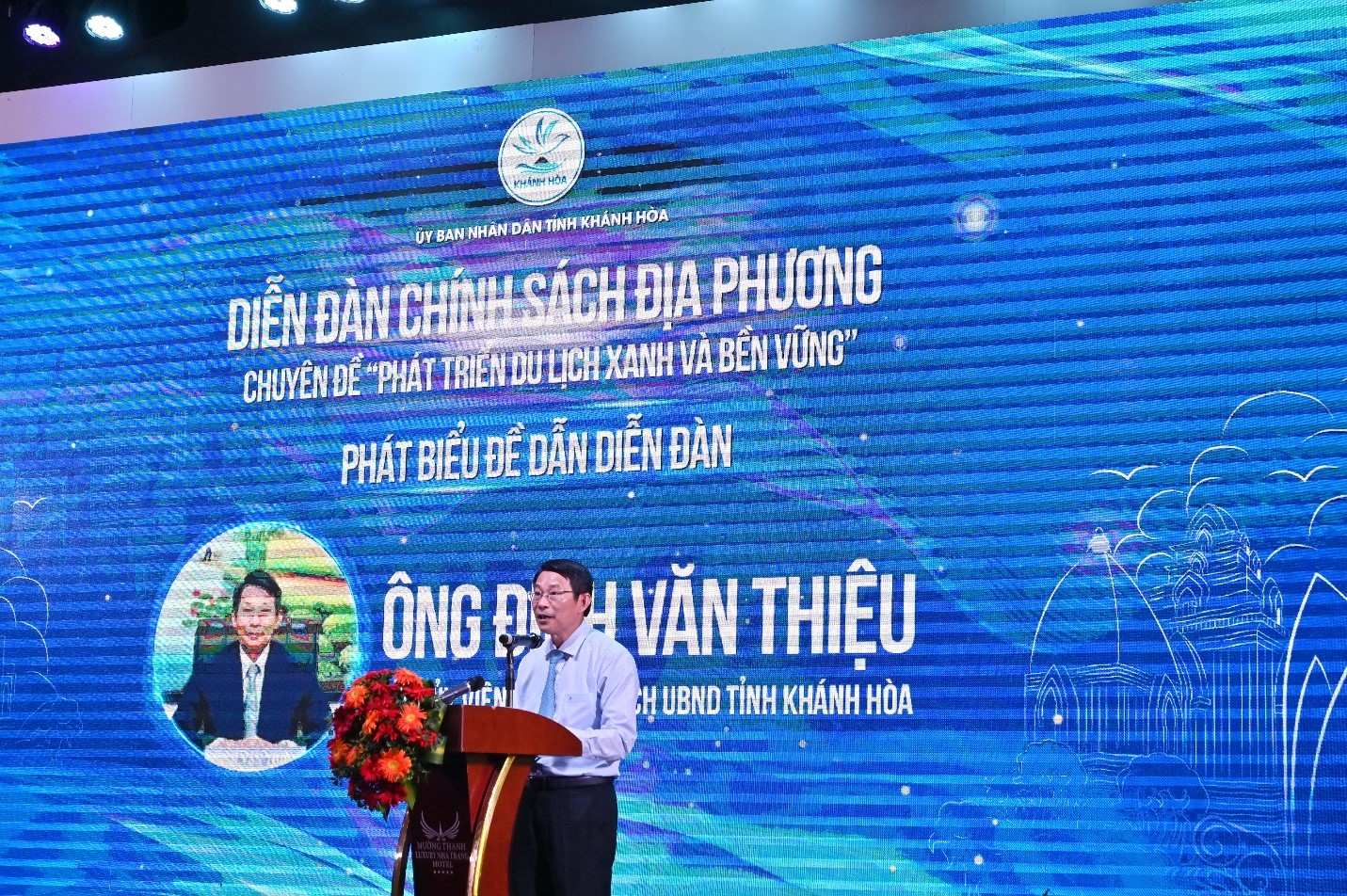 Ông Đinh Văn Thiệu Phó Chủ tịch UBND tỉnh Khánh Hòa phát biểu Đề dẫn diễn đàn
