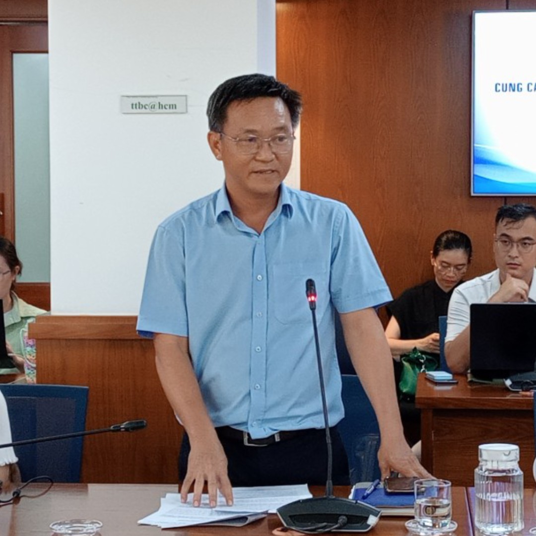 Ông Lê Văn Tấn - Trưởng phòng Công viên cây xanh, Trung tâm quản lý hạ tầng kỹ thuật
