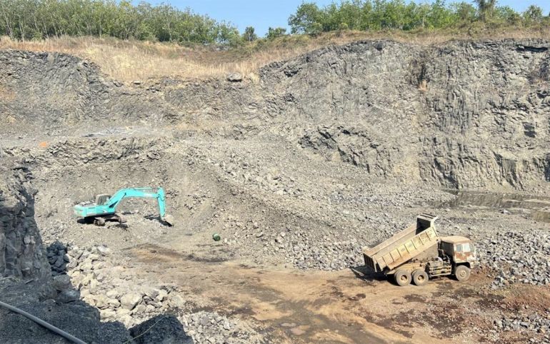 Ngành khoáng sản ở Bình Phước có tiềm năng không lớn nhưng đủ để phục vụ trực tiếp nhu cầu phát triển kinh tế, đặc biệt là trong lĩnh vực sản xuất xi măng và gạch ngói, với trữ lượng khá lớn