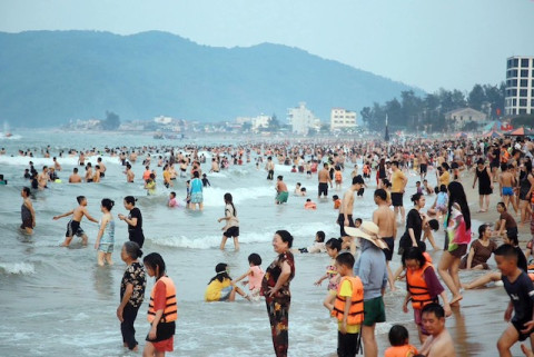603,000 tourists visit Ha Tinh during the April 30 and May 1 holiday