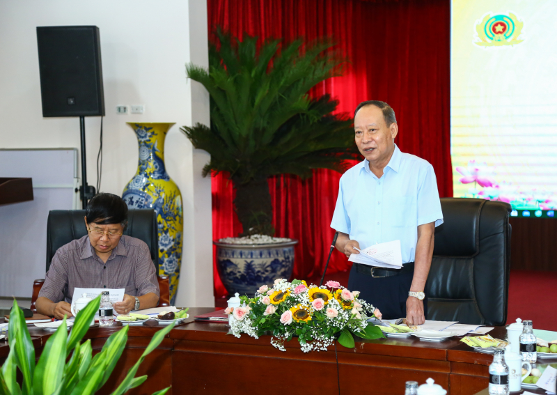 Thượng tướng Lê Quý Vương phát biểu kết luận cuộc họp.