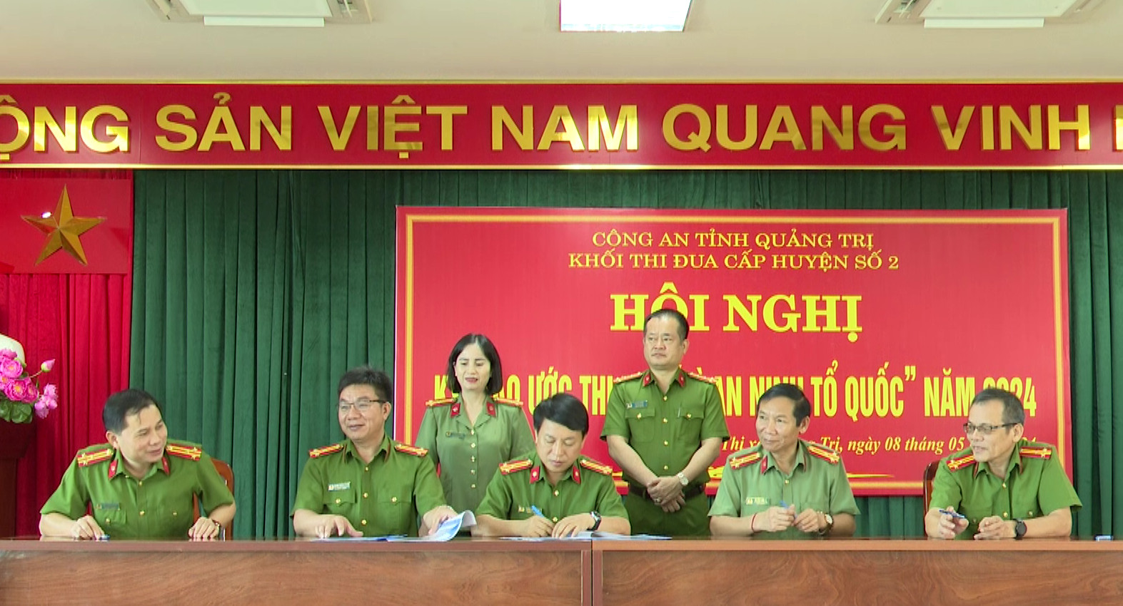 Công an các huyện, thị xã trên địa bàn tỉnh Quảng Trị tiến hành ký kết giao ước thi đua “Vì an ninh Tổ quốc” năm 2024