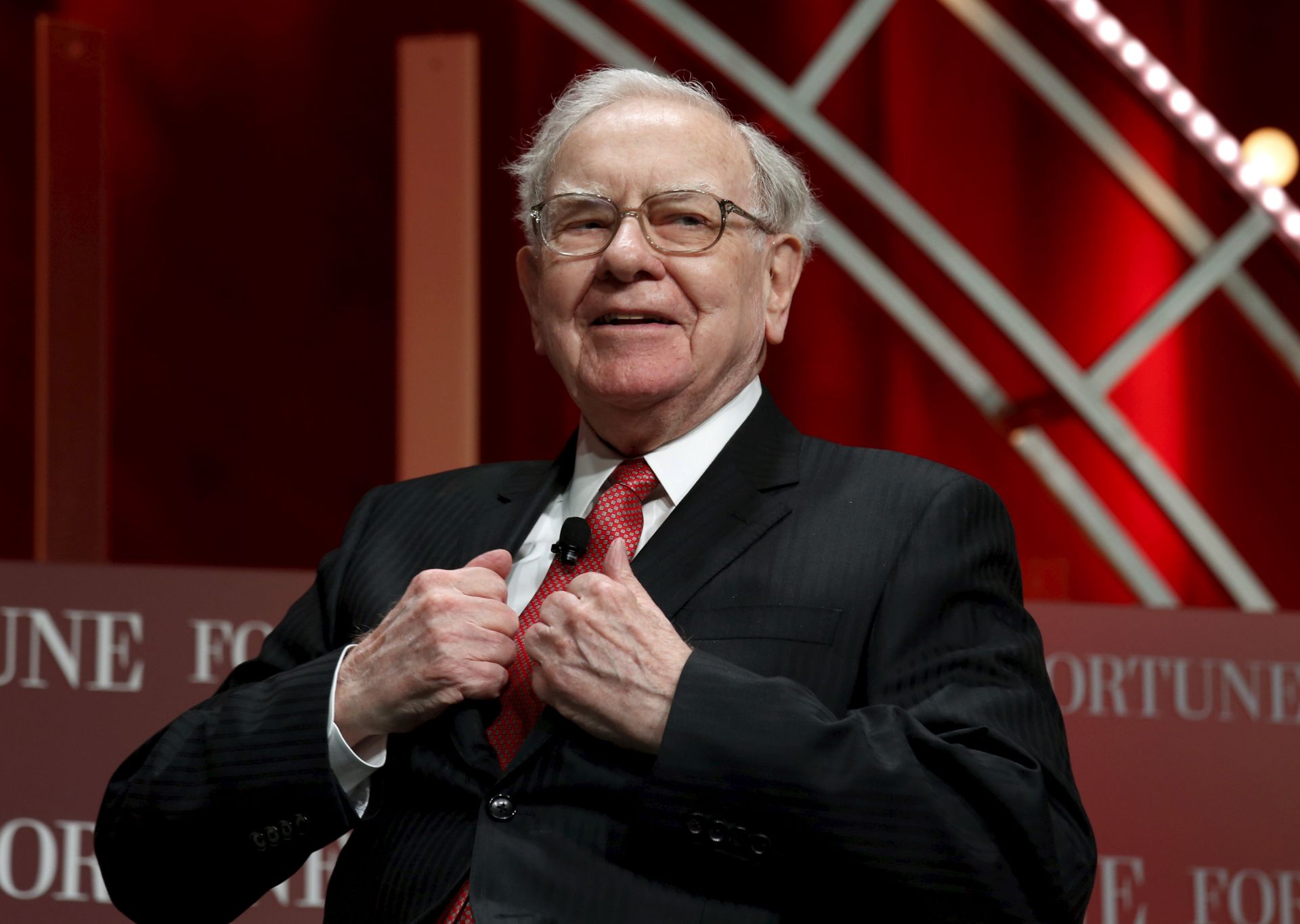 Nhà đầu tư nổi tiếng Warren Buffet