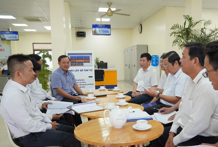 Đồng Tháp: Chủ tịch UBND Phạm Thiện Nghĩa tháo gỡ vướng mắc về đất đai cho doanh nghiệp