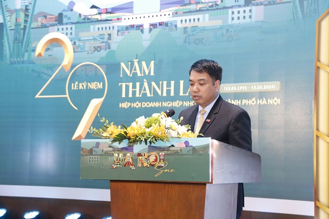 Ông Mạc Quốc Anh - Phó chủ tịch kiêm Tổng thư ký Hanoisme phát biểu khai mạc Lễ Kỷ niệm