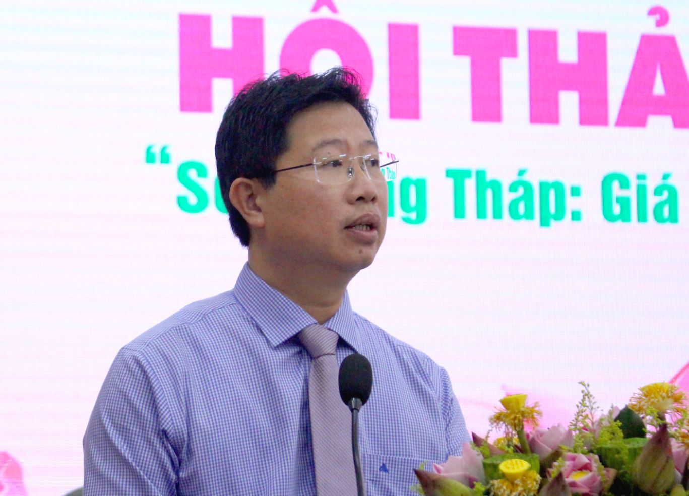 Ông Huỳnh Minh Tuấn - Phó Chủ tịch UBND tỉnh Đồng Tháp phát biểu khai mạc hội thảo khoa học. Ảnh: Lâm Điền