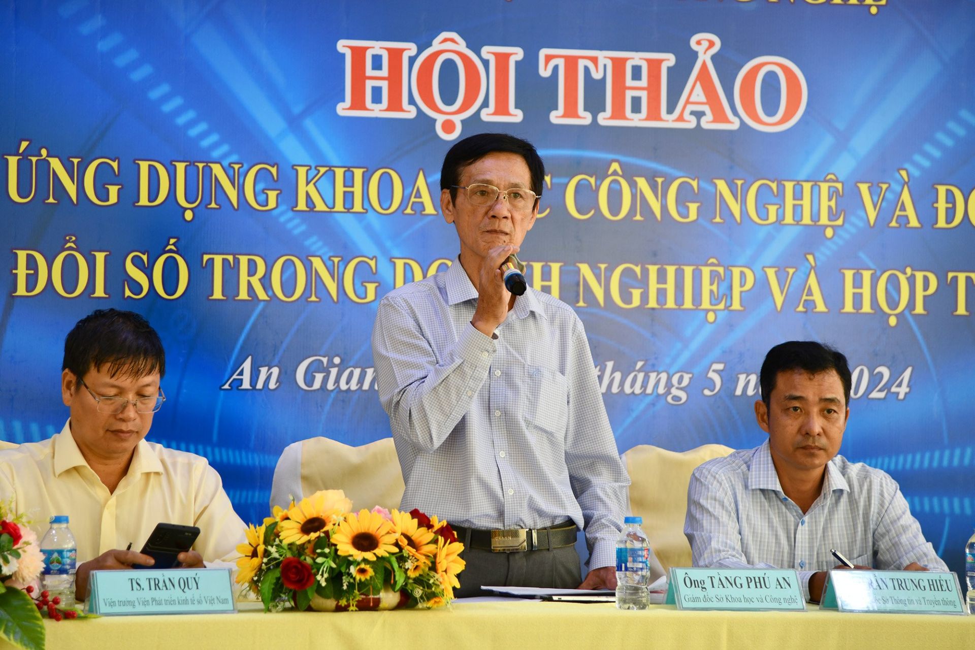 Giám đốc Sở Khoa học và Công nghệ Tầng Phú An phát biểu bế mạc Hội thảo