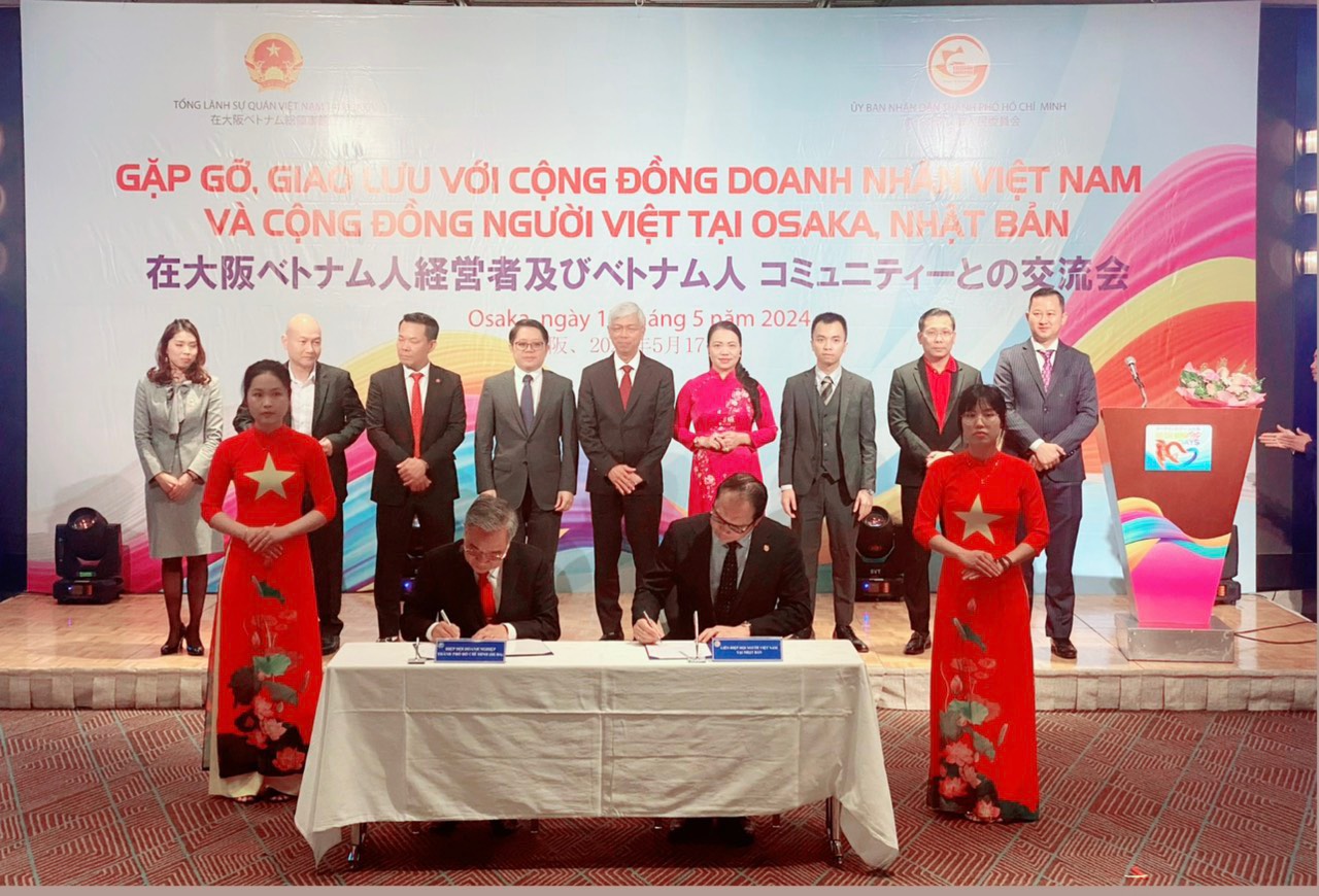 Hội Doanh nghiệp TP. Hồ Chí Minh ký kết với Liên hiệp hội người Việt ở Nhật Bản