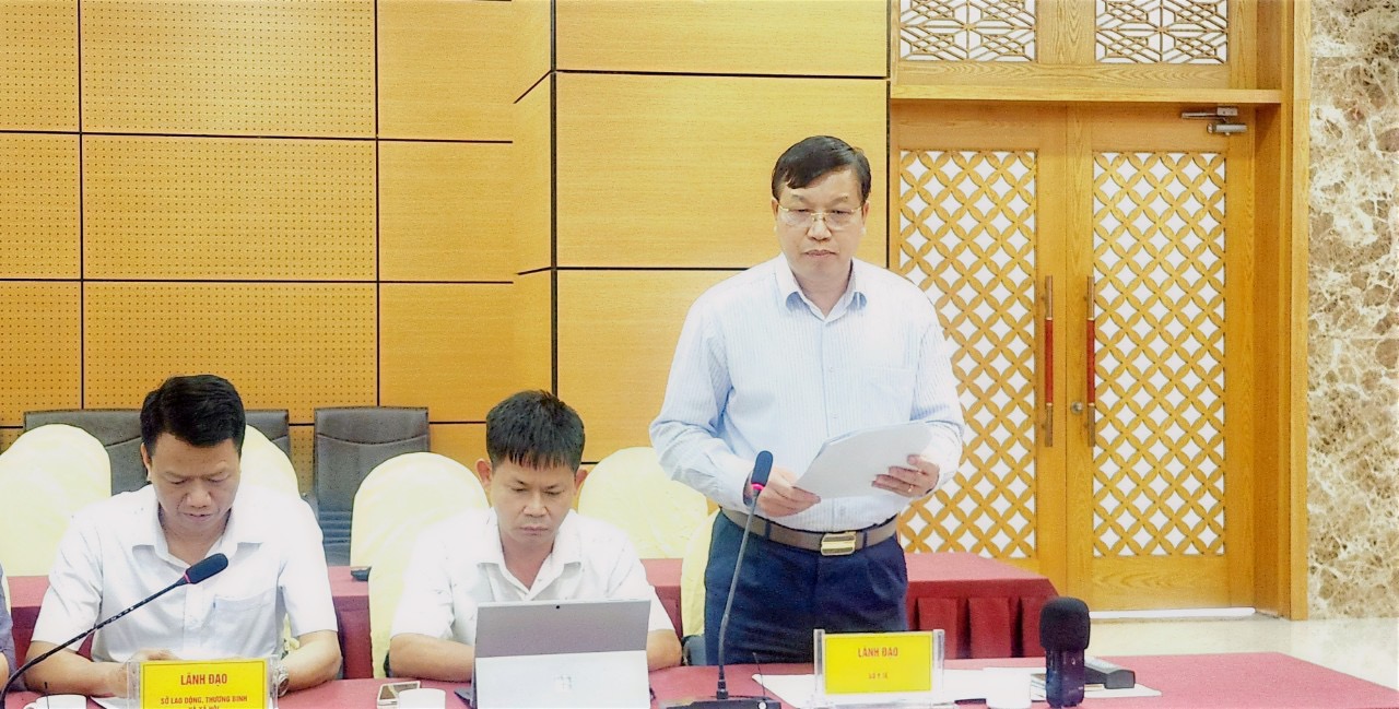 Ông Nguyễn Minh Tuấn, Phó Giám đốc Sở Y tế, thông tin tại hội nghị.
