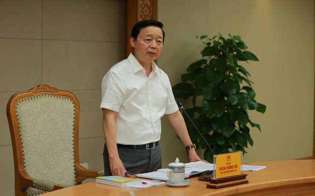 Phó Thủ tướng Trần Hồng Hà: Dự thảo các nghị định hướng dẫn Luật Đất đai phải bám sát, thể chế hóa đầy đủ những nội dung trong luật giao cho Chính phủ hướng dẫn chi tiết; kết nối, đồng bộ với các luật khác