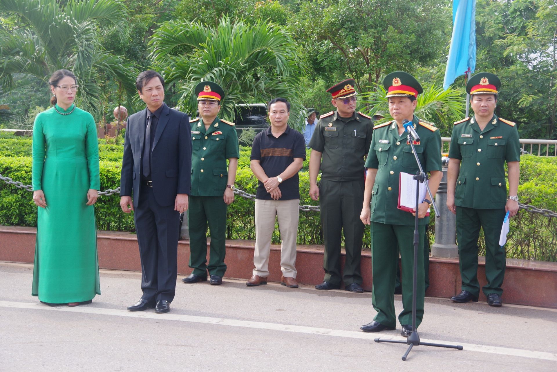 Lễ bàn giao và đón nhận hài cốt liệt sĩ quân tình nguyện và chuyên gia Việt Nam hi sinh tại Lào mùa khô 2023-2024 được tổ chức trang nghiêm, trọng thể