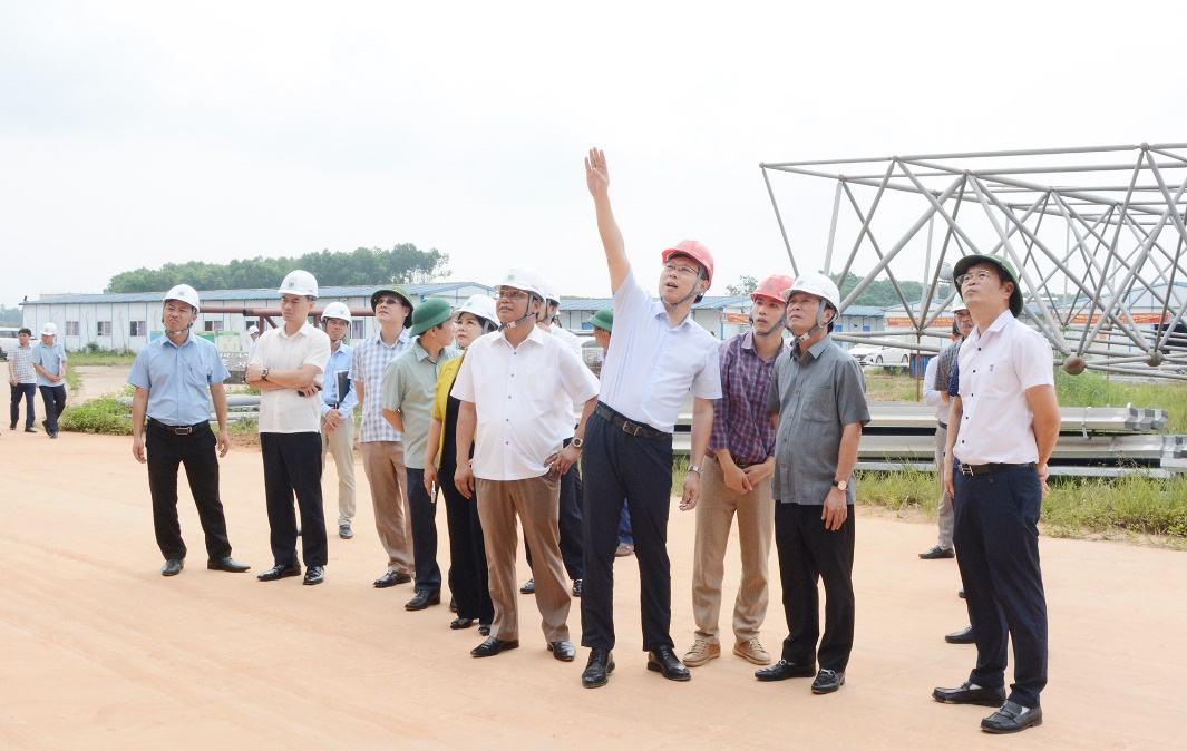 Chủ tịch UBND tỉnh Bùi Văn Quang kiểm tra tiến độ Dự án Nhà máy xử lý rác thải phát điện Trạm Thản