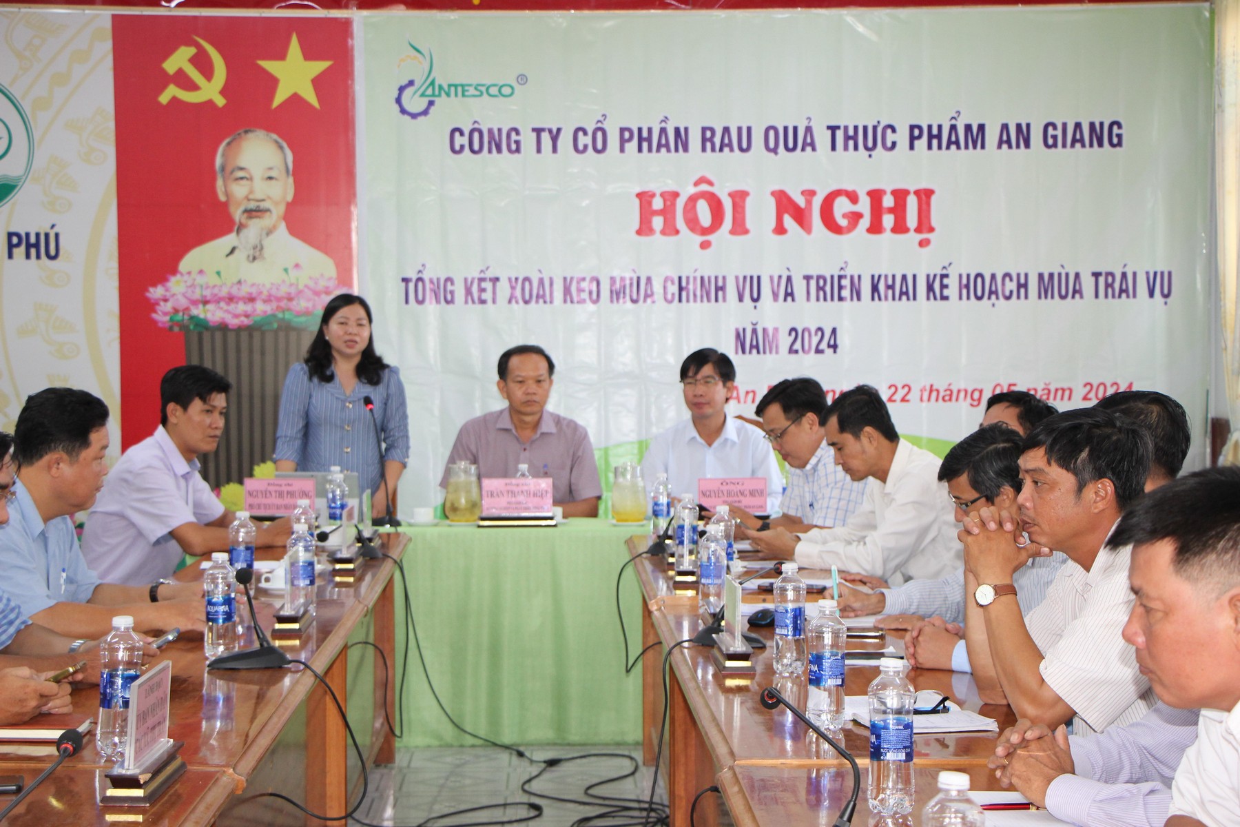 Phó Chủ tịch UBND huyện An Phú Nguyễn Thị Phướng phát biểu tại Hội nghị