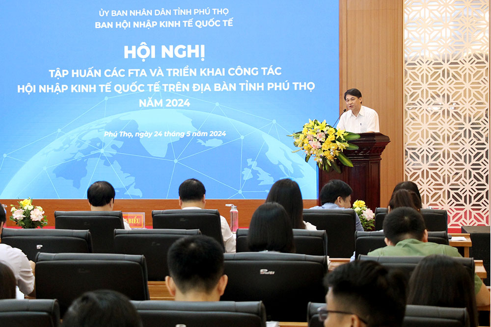 Ônh Đặng Việt Phương - Phó Giám đốc Sở Công Thương phát biểu khai mạc hội nghị