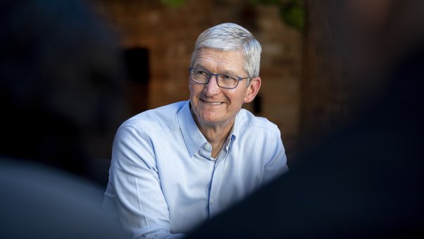 Tim Cook thích đạp xe và leo núi