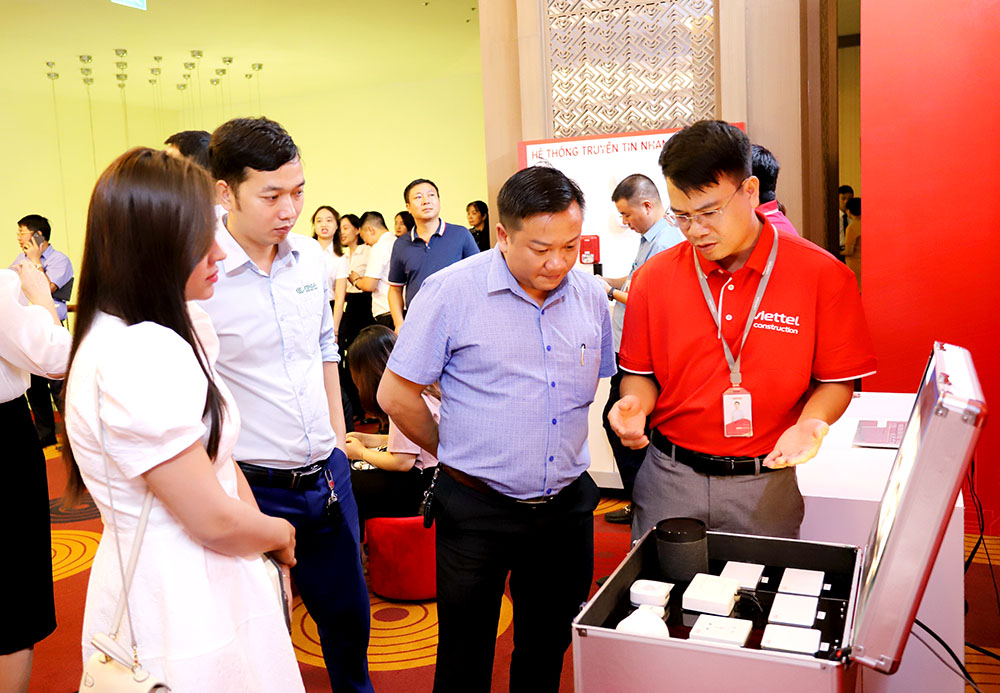 Viettel Phú Thọ giới thiệu các giải pháp chuyển đổi số cho doanh nghiệp tại Hội nghị Đẩy mạnh chuyển đổi số trong doanh nghiệp tỉnh Phú Thọ (tháng 8/2023)