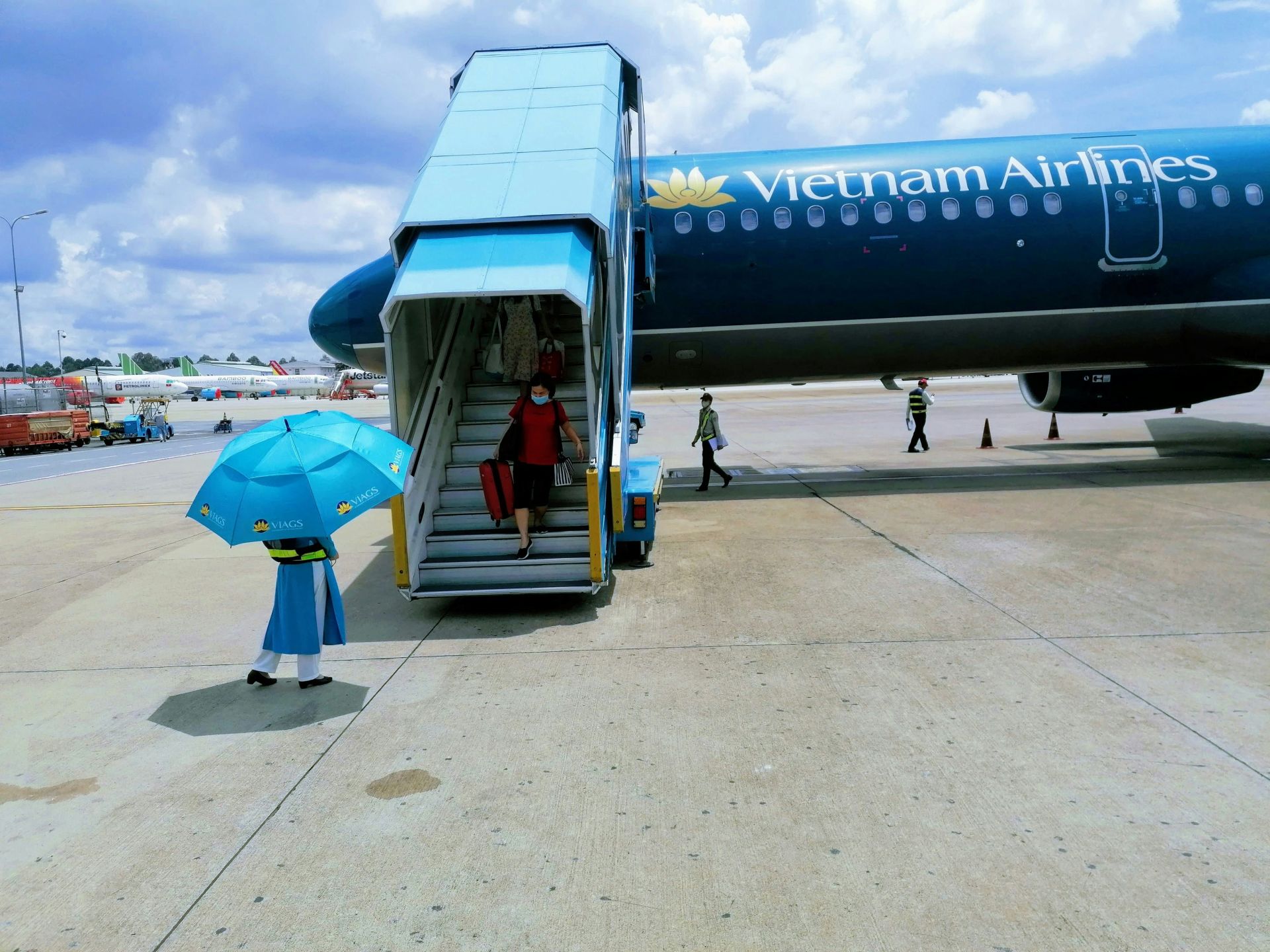 Năm hãng hàng không hiện đang hoạt động tại Việt Nam chưa đủ đáp ứng nhu cầu đi lại ngày càng tăng cao. (hình: Unsplash