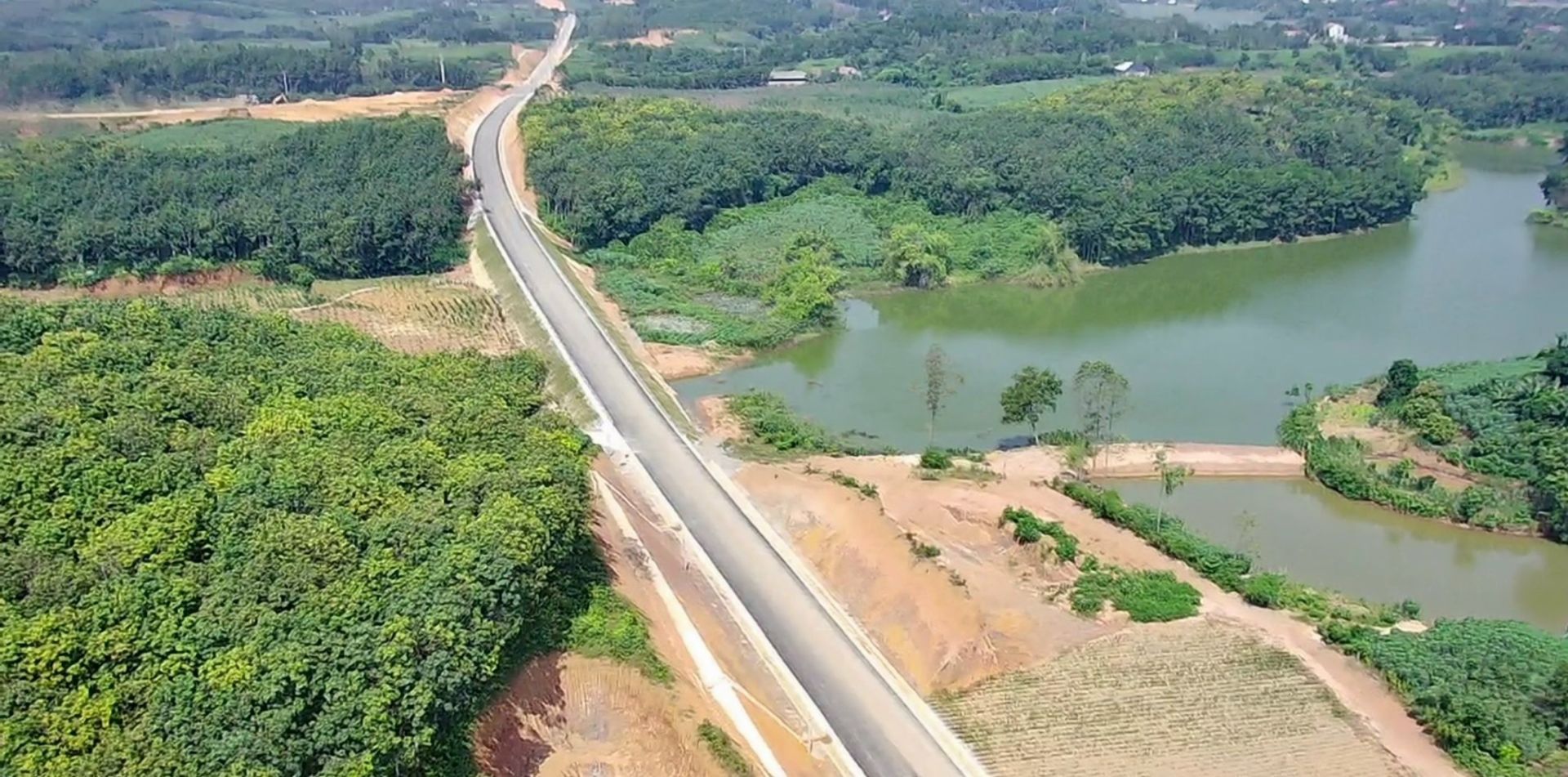 Đường giao thông liên vùng kết nối đường Hồ Chí Minh với Quốc lộ 70B, quốc lộ 32C tỉnh Phú Thọ đi tỉnh Yên Bái, tổng mức đầu tư 2.120 tỷ đồng