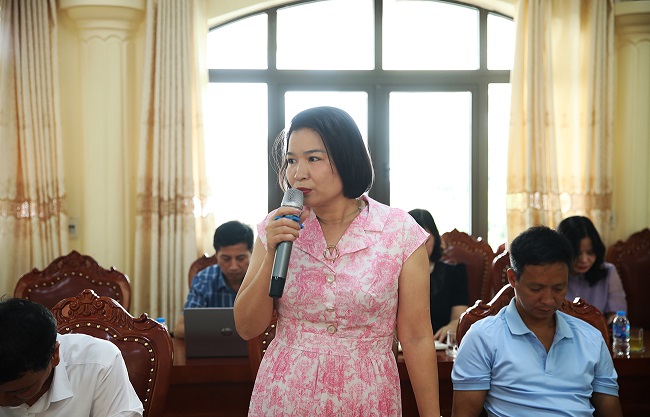 Đại diện Báo Điện tử Đảng cộng sản Việt Nam trao đổi tại hội nghị.