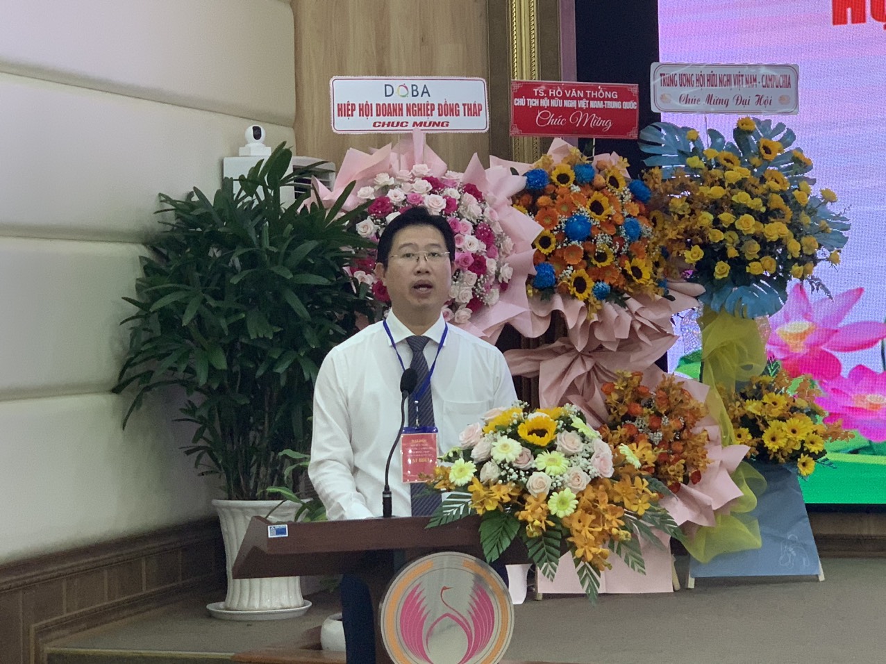 Ông Huỳnh Minh Tuấn - Phó Chủ tịch UBND tỉnh Đồng Tháp, Chủ tịch Hội Hữu nghị VN - CPC tỉnh Đồng Tháp, phát biểu khai mạc Đại hội.
