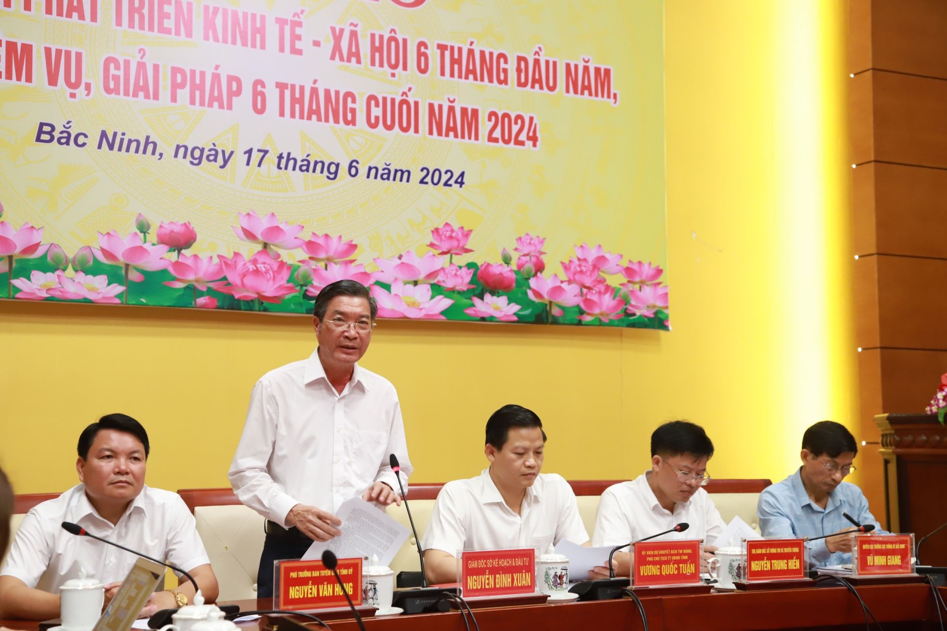 Đại diện Sở Kế hoạch và Đầu tư tỉnh Bắc Ninh thông tin tại họp báo